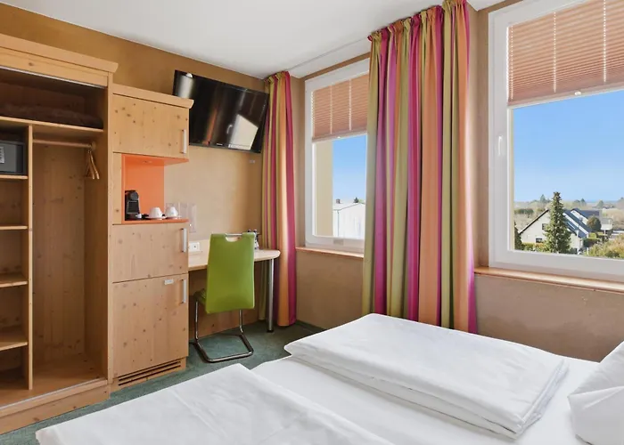 Sonn Idyll 3* ראתנאו